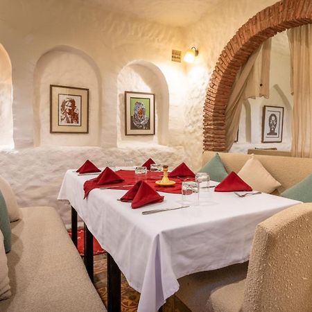 Riad Al Madina As-Sawíra Exteriér fotografie
