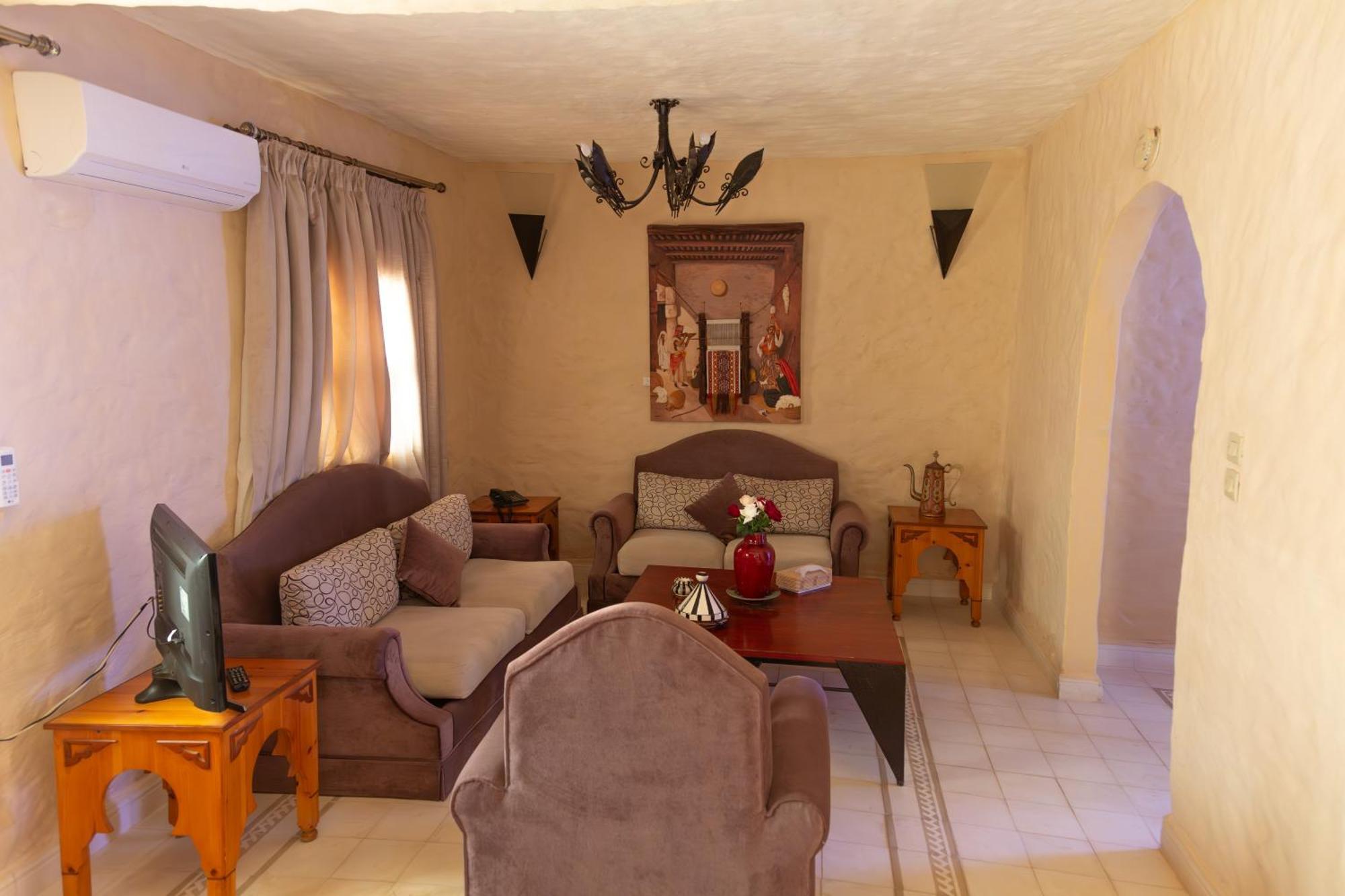Riad Al Madina As-Sawíra Exteriér fotografie