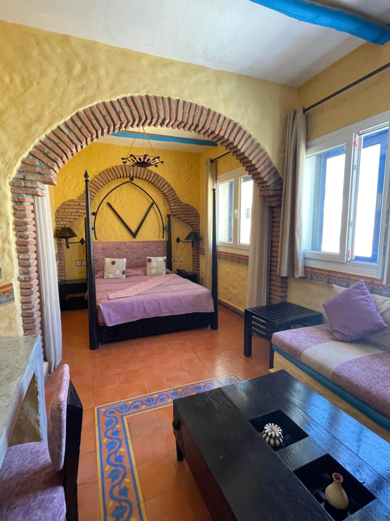 Riad Al Madina As-Sawíra Exteriér fotografie