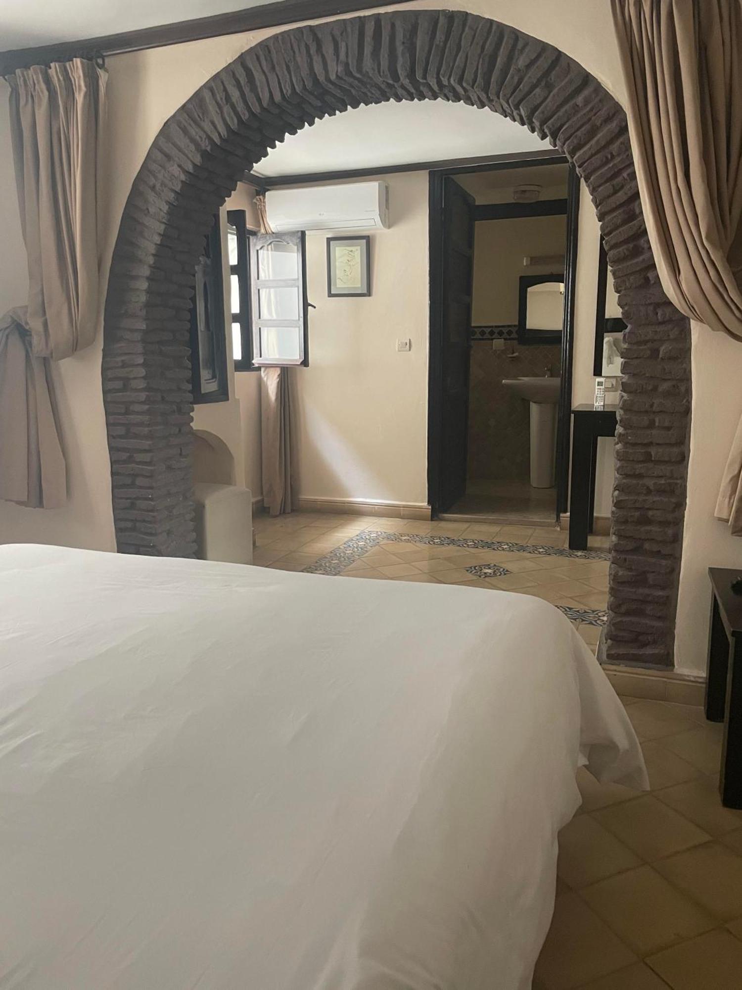 Riad Al Madina As-Sawíra Exteriér fotografie
