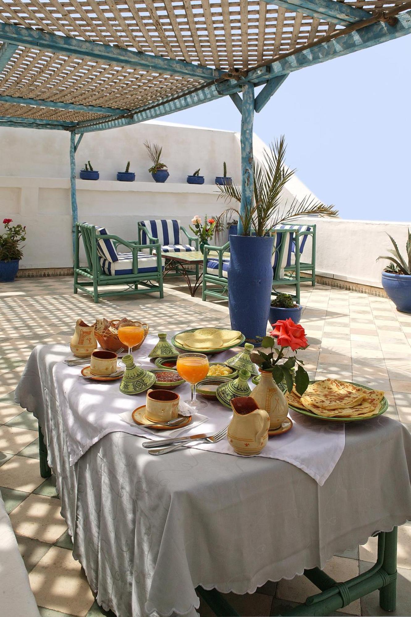 Riad Al Madina As-Sawíra Exteriér fotografie